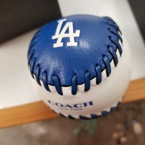 Coach Other - COACH NEW LA DODGERS BASEBALL PAPERWEIGHT Coach Other - COACH NEW LA DODGERS BASEBALL PAPERWEIGHT